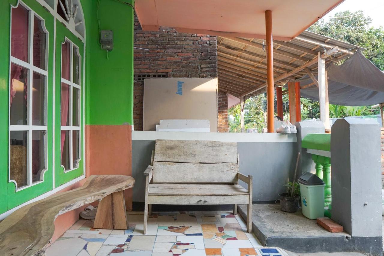 Gandrung Payungan Family Inn Banyuwangi  Extérieur photo